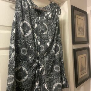 Banana Republic Monochrome Patterned Garment